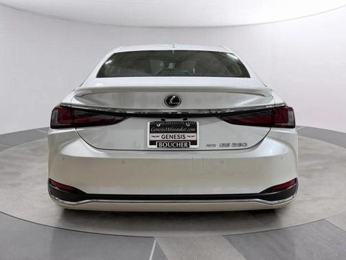 2022 Lexus ES 250 Base