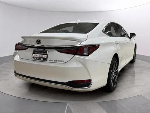 2022 Lexus ES 250 Base