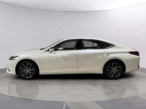 2022 Lexus ES 250 Base