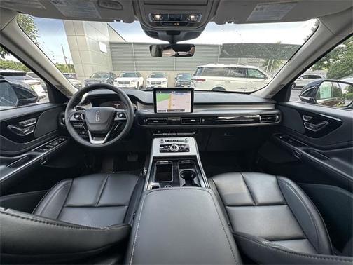 2022 Lincoln Aviator Standard AWD