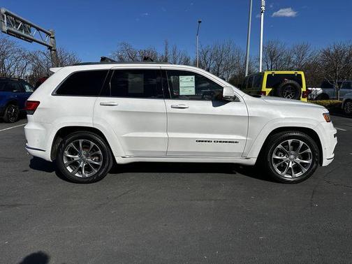 2019 Jeep Grand Cherokee Summit