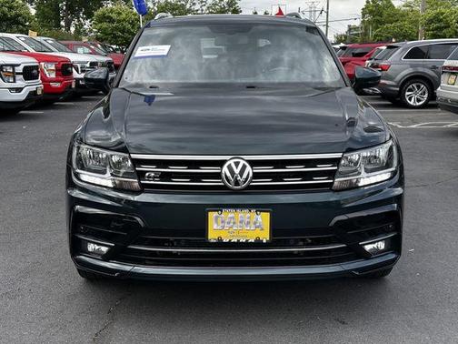 Dark Moss Green Metallic 2019 Volkswagen Tiguan 2.0T SEL R-Line