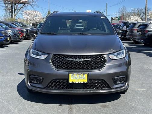 2021 Chrysler Pacifica Touring-L