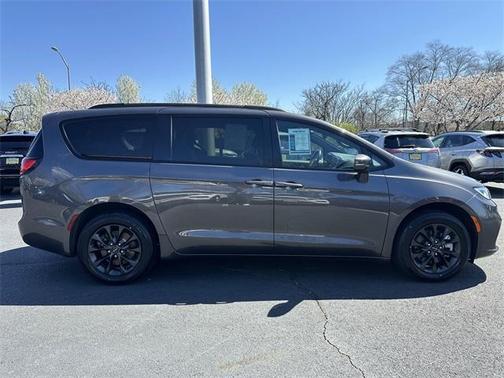2021 Chrysler Pacifica Touring-L