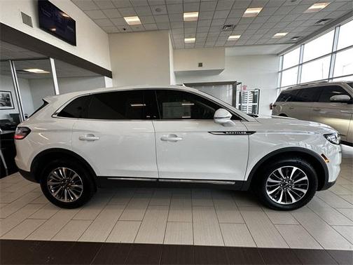 2023 Lincoln Nautilus Standard