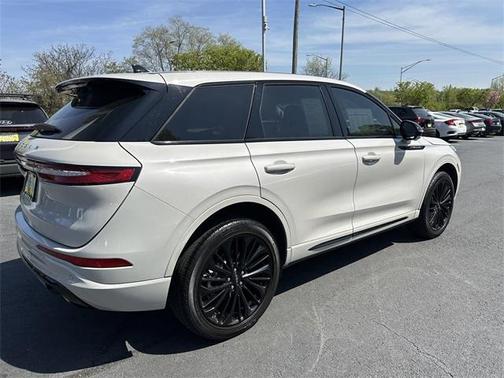 2023 Lincoln Corsair Standard