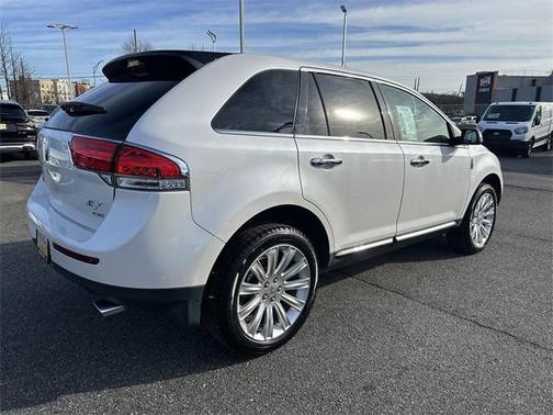 2015 Lincoln MKX Base
