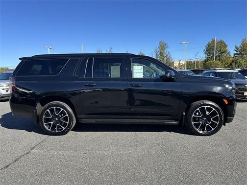 2023 Chevrolet Suburban RST