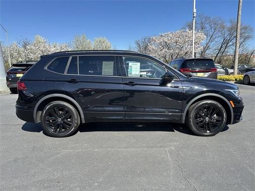 2022 Volkswagen Tiguan 2.0T SE R-Line Black