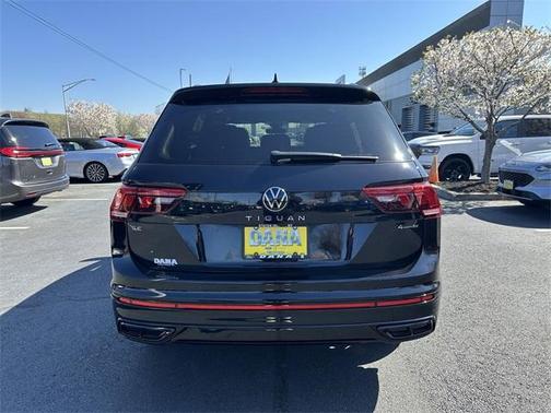2022 Volkswagen Tiguan 2.0T SE R-Line Black