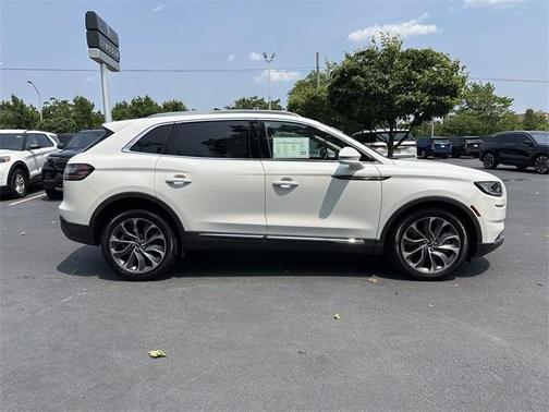 2022 Lincoln Nautilus Reserve