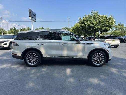 2023 Lincoln Aviator Standard AWD