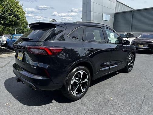 Agate Black Metallic 2023 Ford Escape ST-Line Select