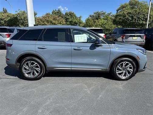 2024 Lincoln Corsair Premiere