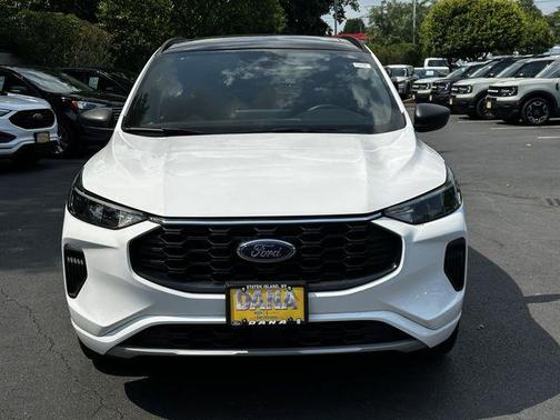 Oxford White 2023 Ford Escape ST-Line