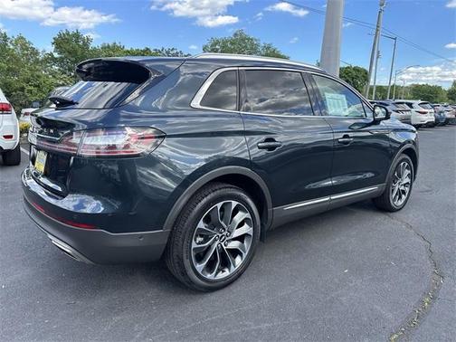 2022 Lincoln Nautilus Reserve