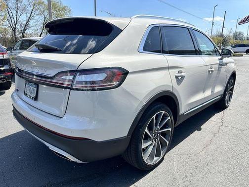 Ceramic Pearl Metallic Tinted Clearcoat 2023 Lincoln Nautilus Reserve