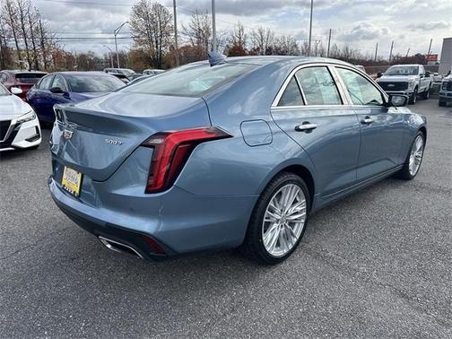 2023 Cadillac CT4 Premium Luxury