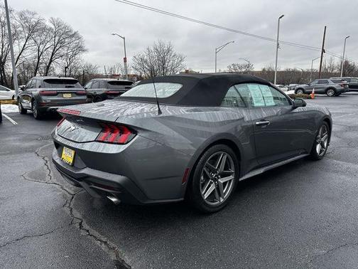 2025 Ford Mustang EcoBoost