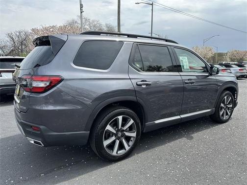 2024 Honda Pilot Touring