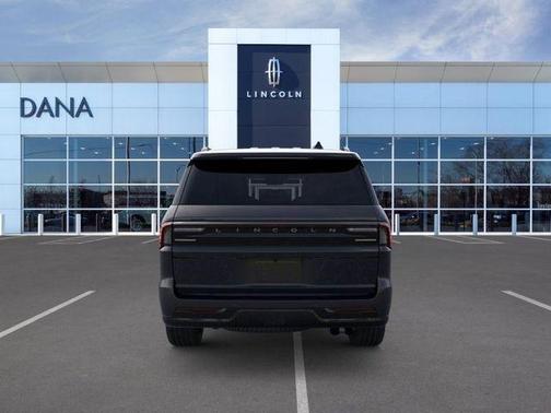 Infinite Black Metallic 2026 Lincoln Navigator Reserve