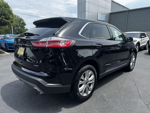 Agate Black Metallic 2023 Ford Edge Titanium