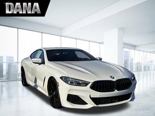 Alpine White 2022 BMW M850 i xDrive