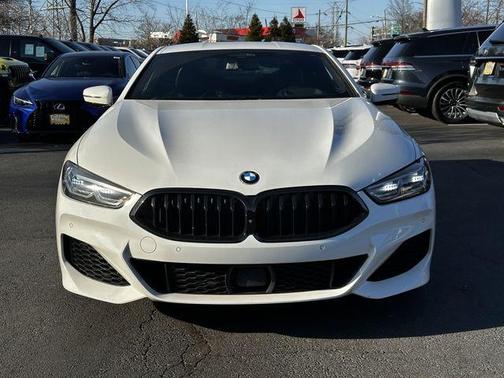 Alpine White 2022 BMW M850 i xDrive