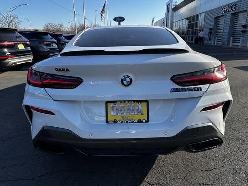 Alpine White 2022 BMW M850 i xDrive