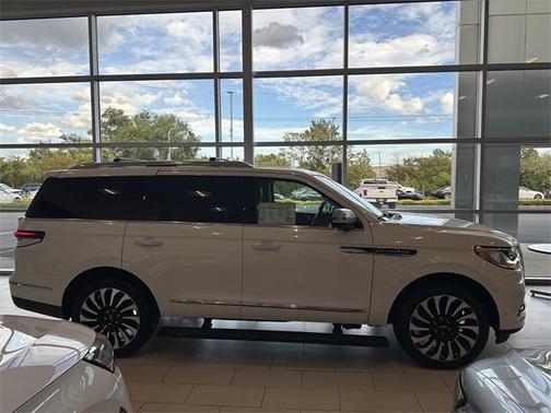 2023 Lincoln Navigator Black Label