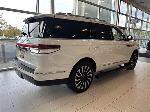 2023 Lincoln Navigator Black Label