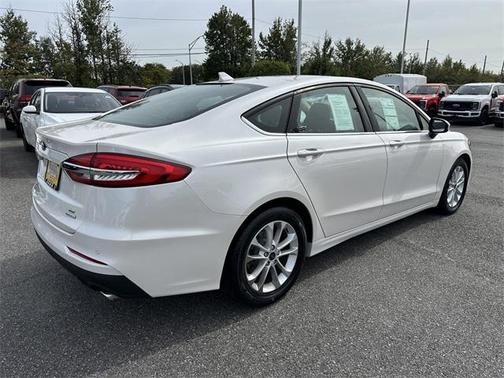 2020 Ford Fusion SE