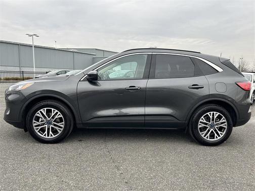 Photo 4 of 34 of 2020 Ford Escape SEL