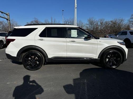 2023 Ford Explorer ST-Line