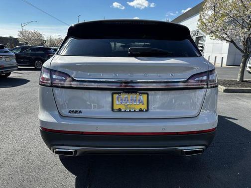 Ceramic Pearl Metallic Tinted Clearcoat 2023 Lincoln Nautilus Reserve