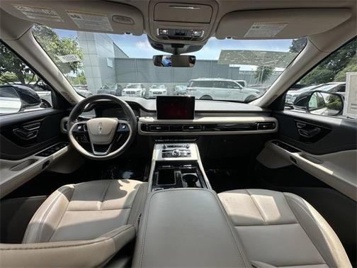 2022 Lincoln Aviator Standard AWD