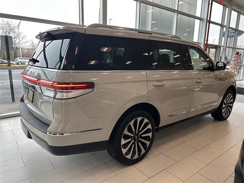 2022 Lincoln Navigator Reserve