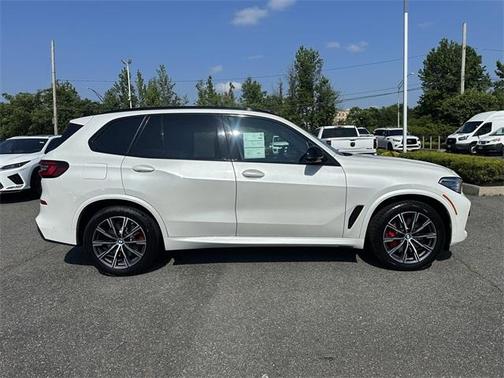 2022 BMW X5 M50i