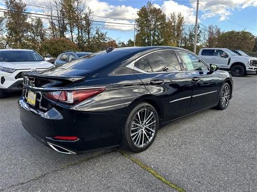 2022 Lexus ES 350 Base
