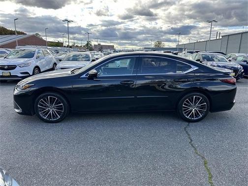 2022 Lexus ES 350 Base