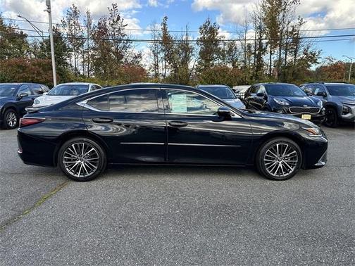 2022 Lexus ES 350 Base