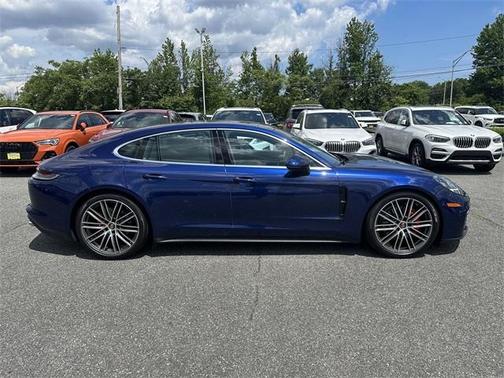 2022 Porsche Panamera 4S