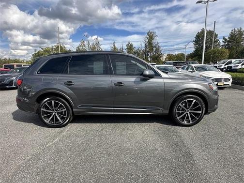 2024 Audi Q7 55 Premium Plus