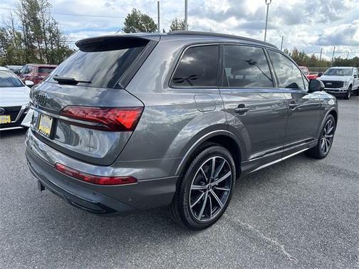 2024 Audi Q7 55 Premium Plus