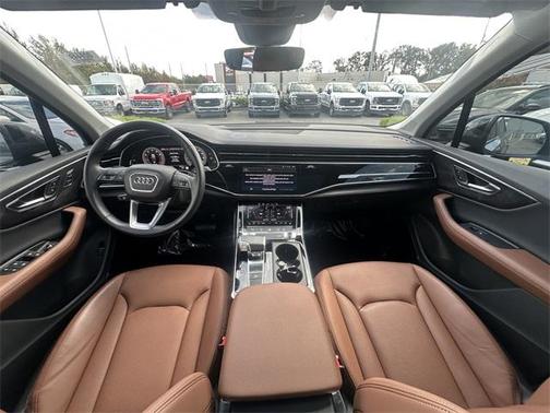 2024 Audi Q7 55 Premium Plus