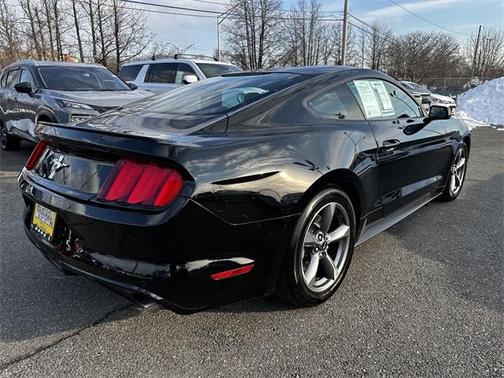 2016 Ford Mustang V6