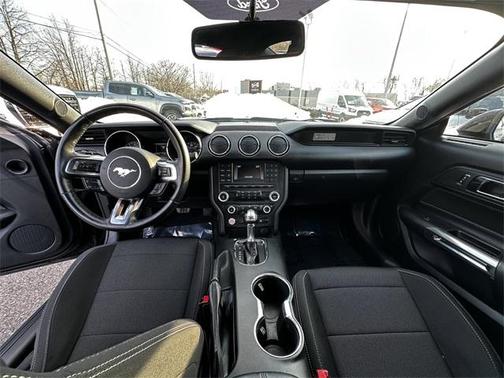 2016 Ford Mustang V6