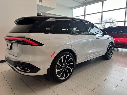 2024 Lincoln Nautilus Black Label