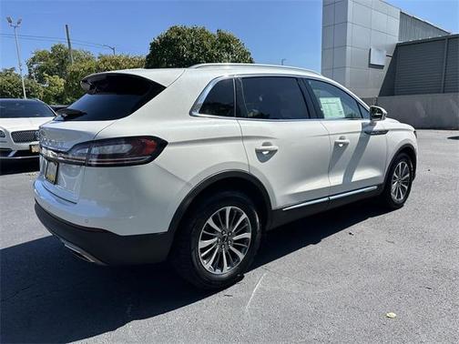 2022 Lincoln Nautilus Standard