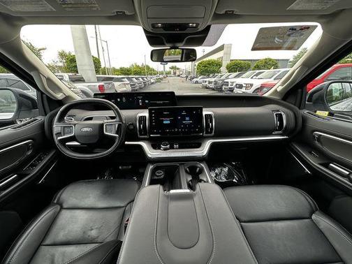 Oxford White 2025 Ford Expedition Max Platinum